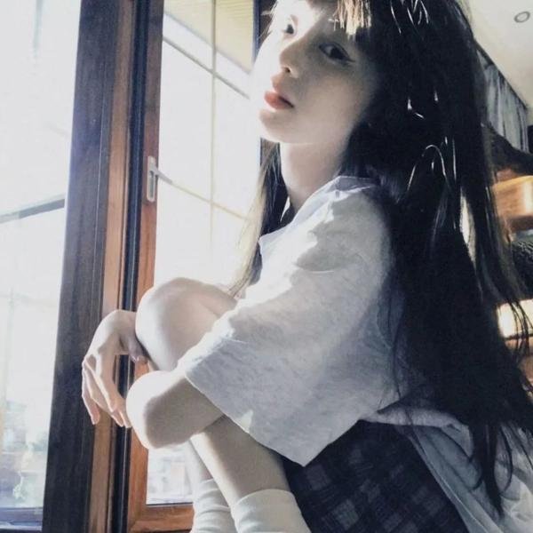 蒙面纱的男子